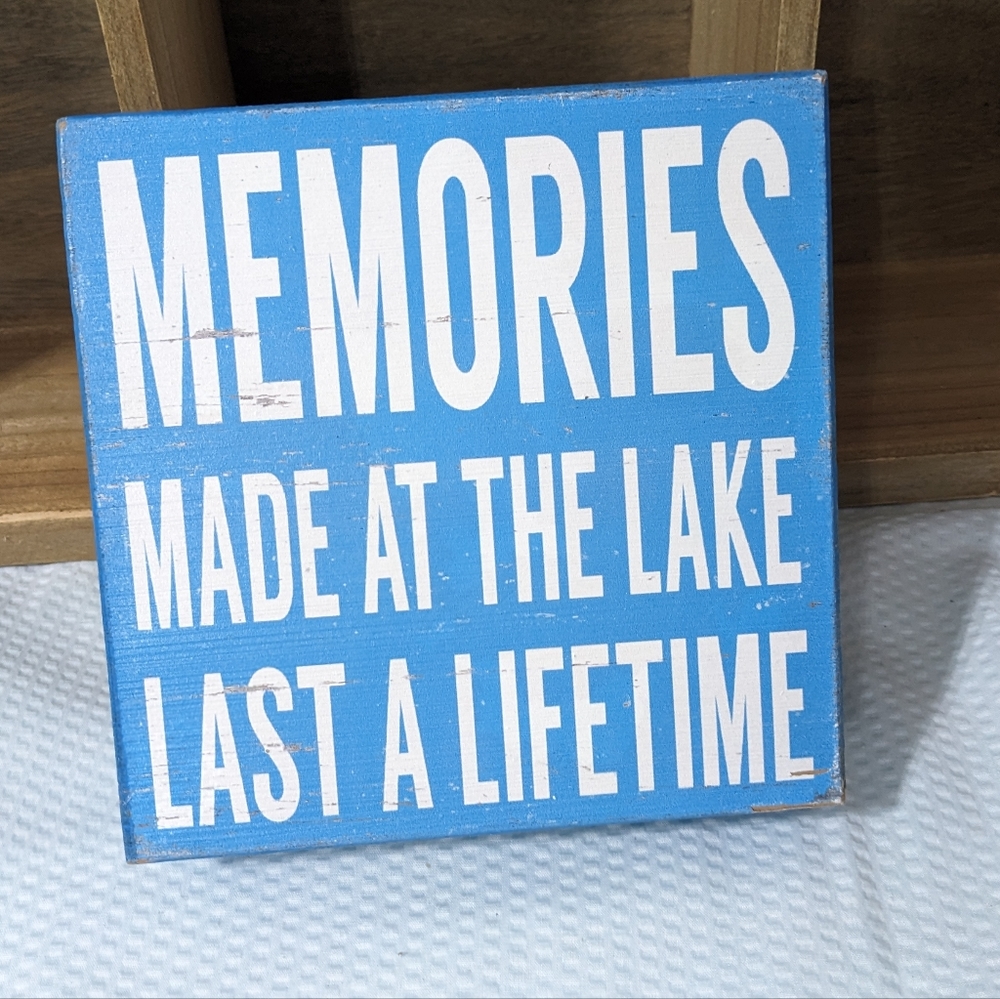 Memories Made at the Lake Last a Lifetime book shelf decor